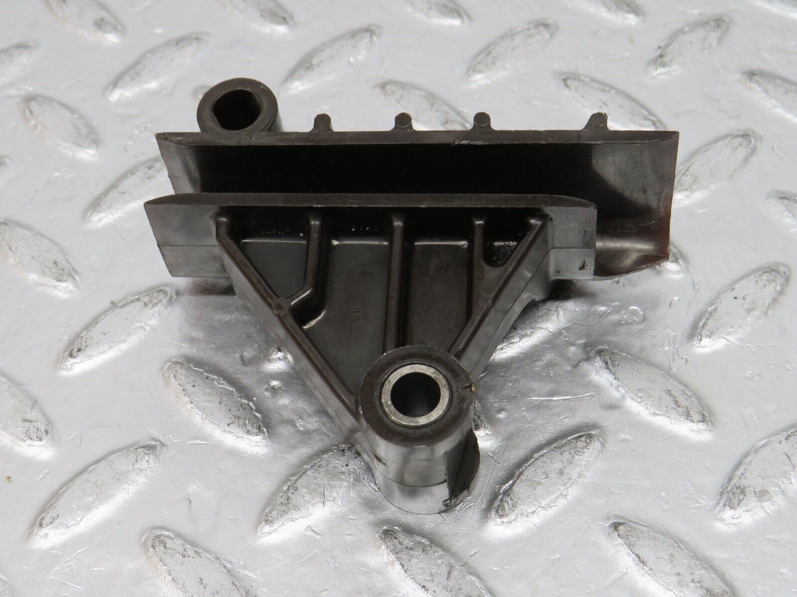 0885 Mercedes-Benz W123 240D Timing Chain Guide Rail 6150501416