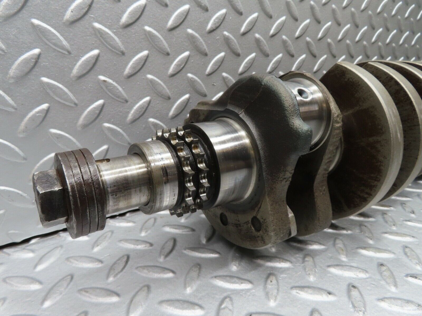 16995 Mercedes-Benz C123 280CE Coupe Crankshaft 1100310701