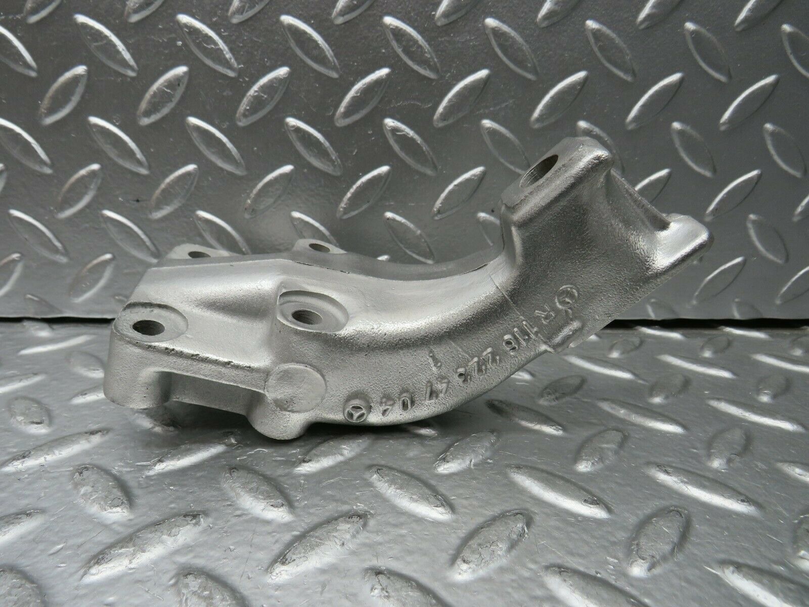 22832 Mercedes-Benz C107 450SLC Engine Mount Bracket Right Side 1162234704