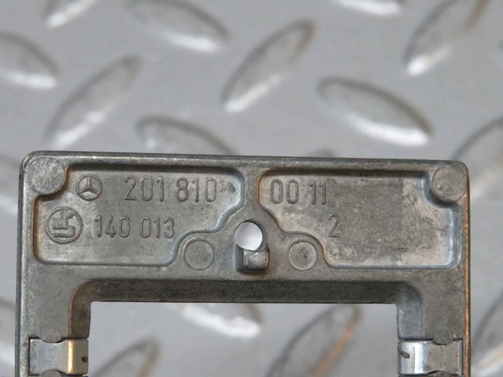 31257 Mercedes-Benz S124 220TE Wagon Rear View Mirror Bracket 2018100011