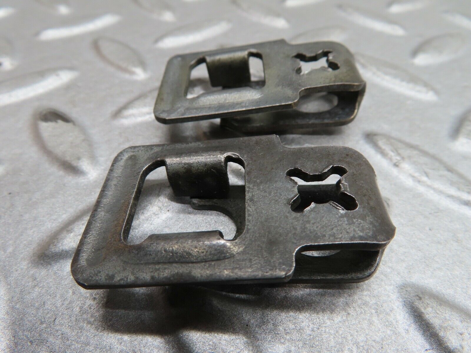 17507 Mercedes-Benz R129 300SL Coupe Fuel Injector Bracket Holder