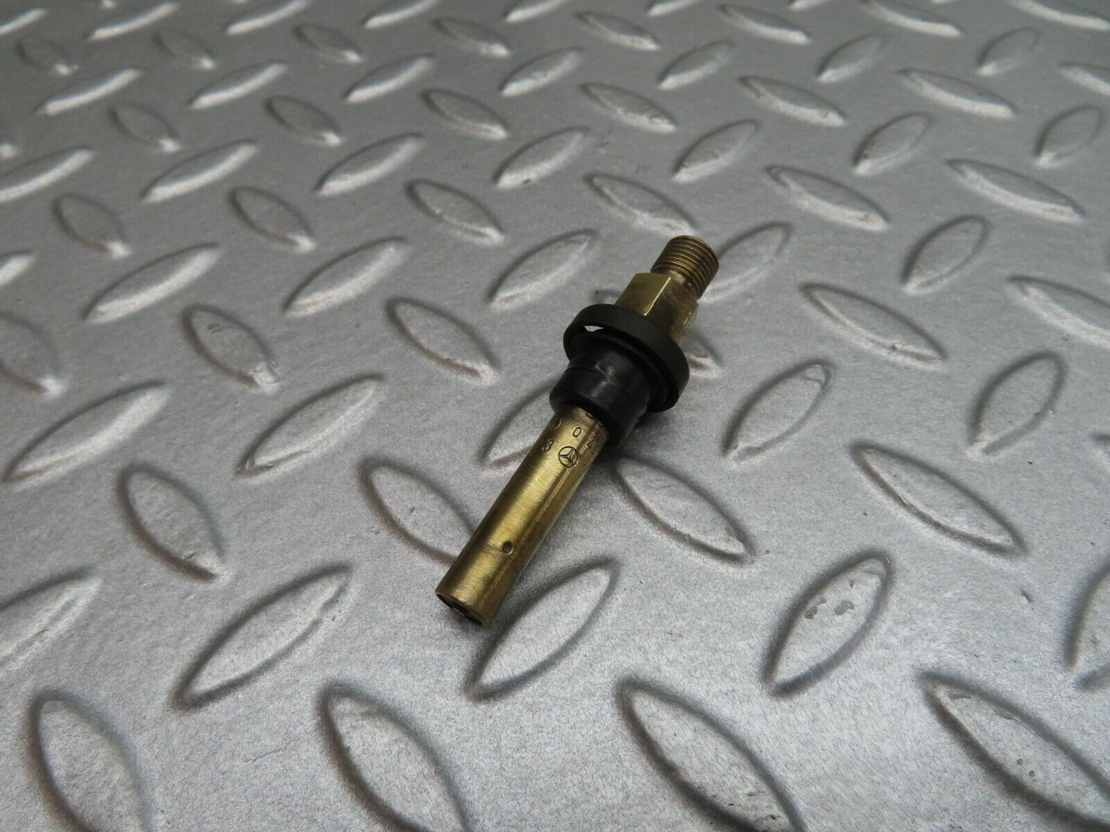 12172 Mercedes-Benz R129 300SL Coupe Fuel Injector 0437502054