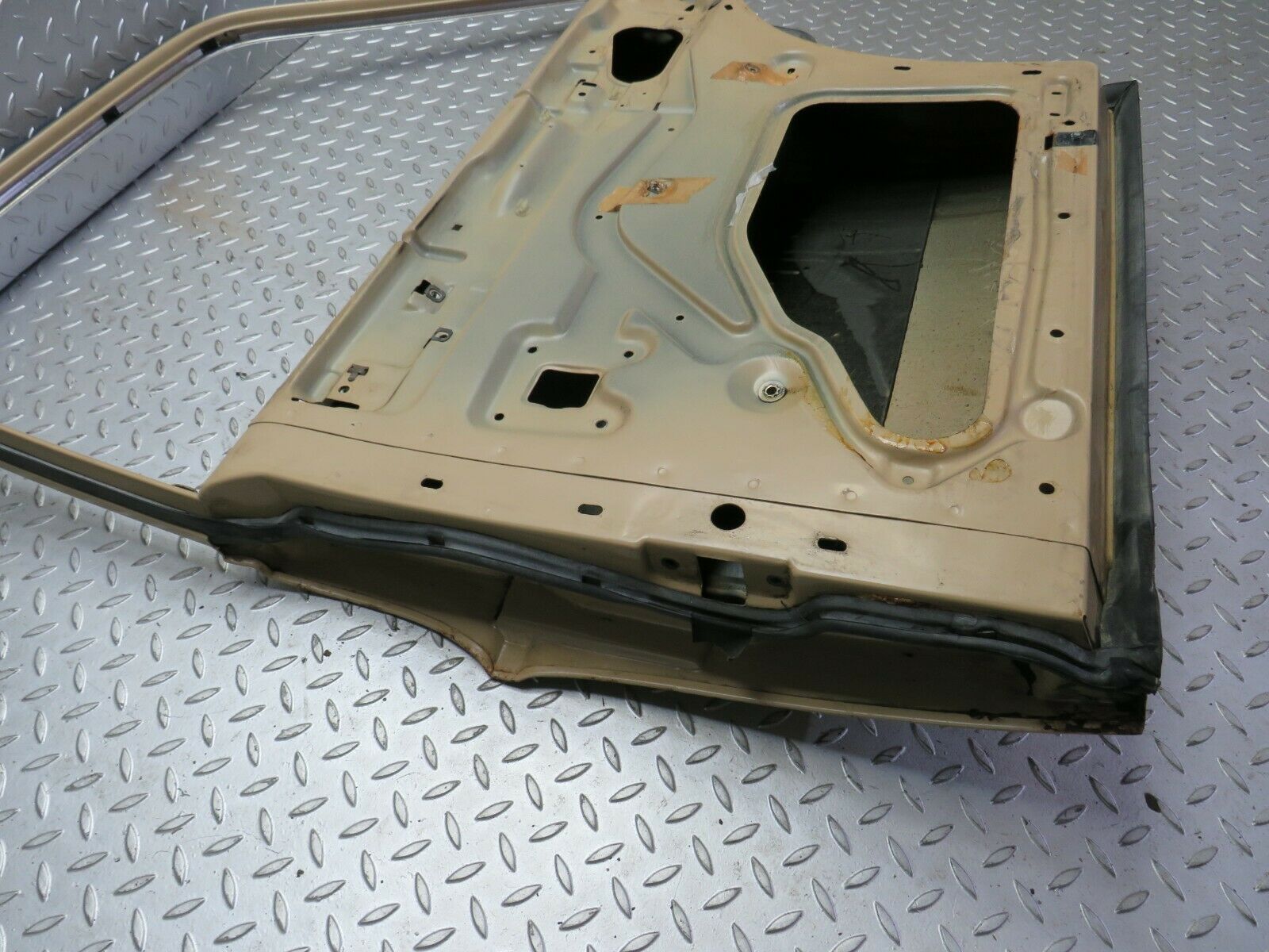 23557 Mercedes-Benz W114 280E Rear Right Door