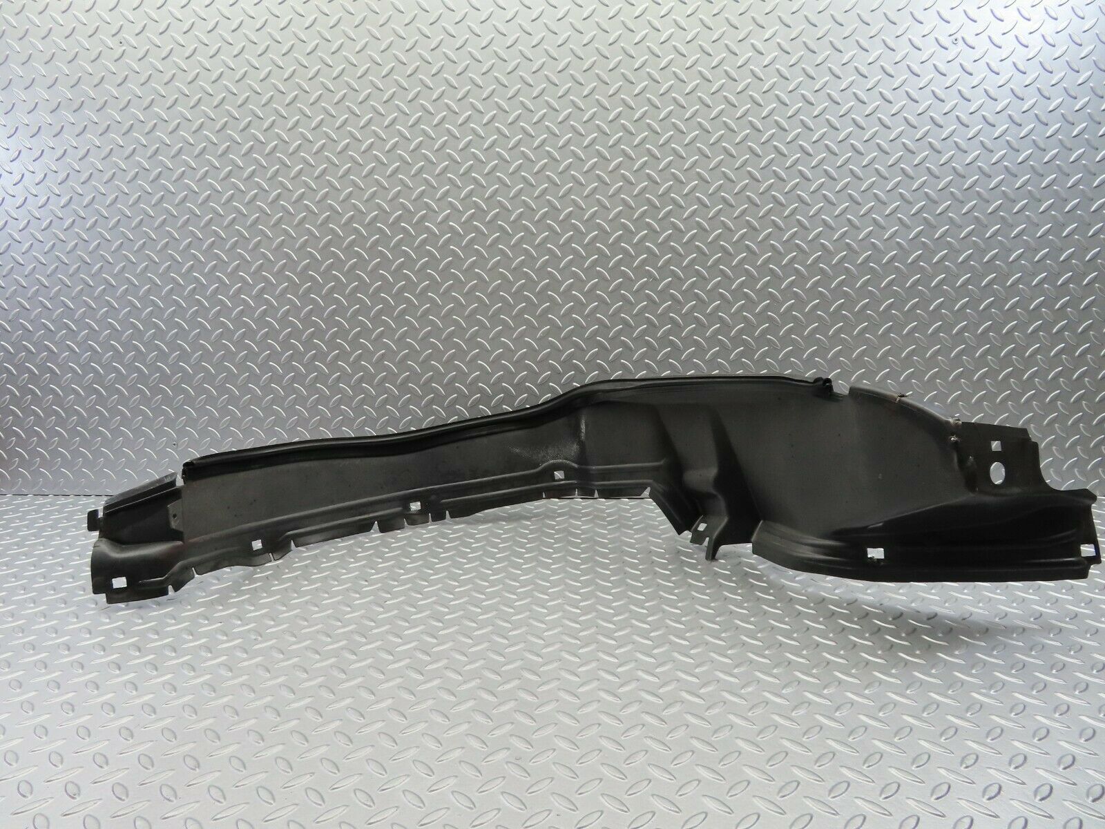 6988 Mercedes-Benz S124 E220 Wagon Inner Mudguard Panelling Front Left