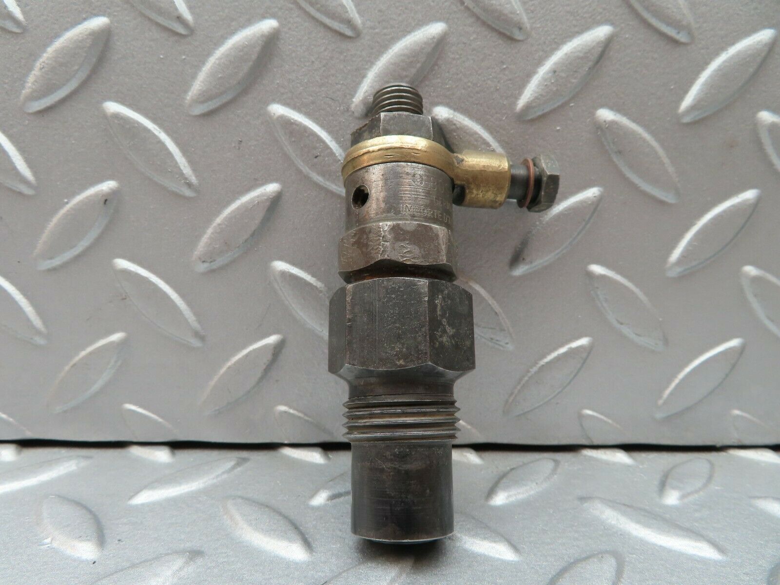 3685 Mercedes-Benz W120 PONTON Diesel Fuel Injetcor Bosch KCA30SD2/4