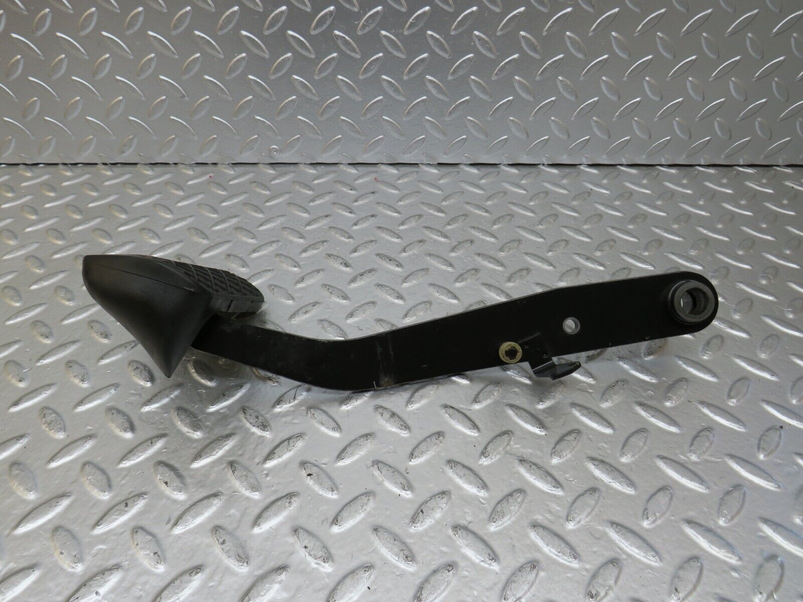 24740 Mercedes-Benz W140 S320 Brake Pedal 1232910082