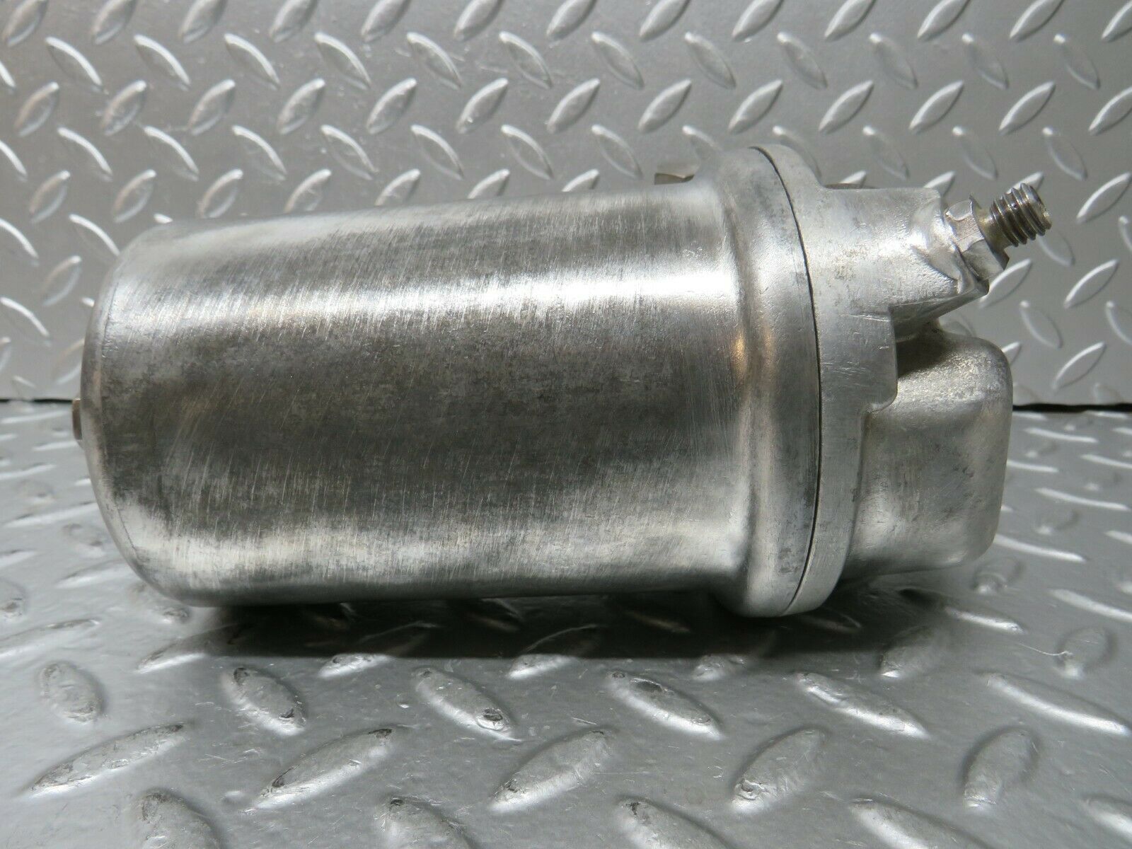 23533 Mercedes-Benz W114 280E Oil Filter Housing 0021846601