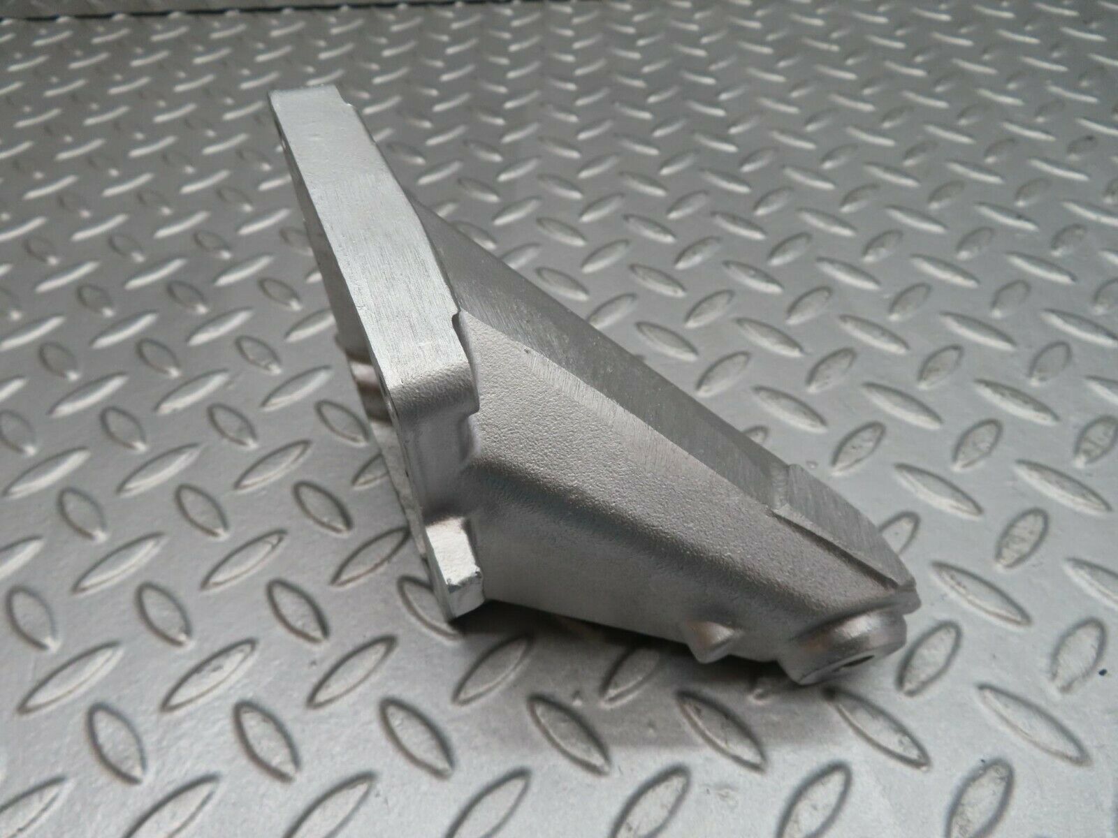 12180 Mercedes-Benz R129 300SL Coupe Engine Mount Bracket Left Side 1042230404