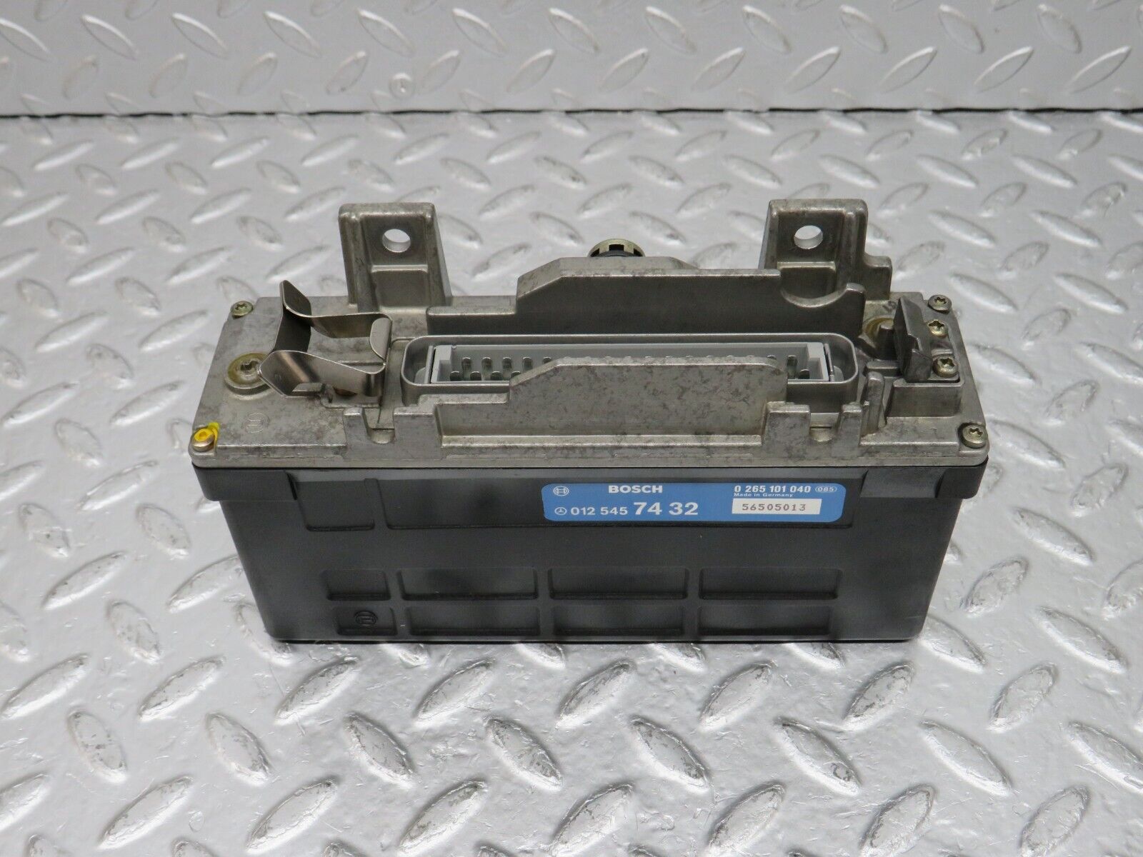 33277 Mercedes-Benz W202 C180 ABS Control Unit Bosch 0125457432 0265101040