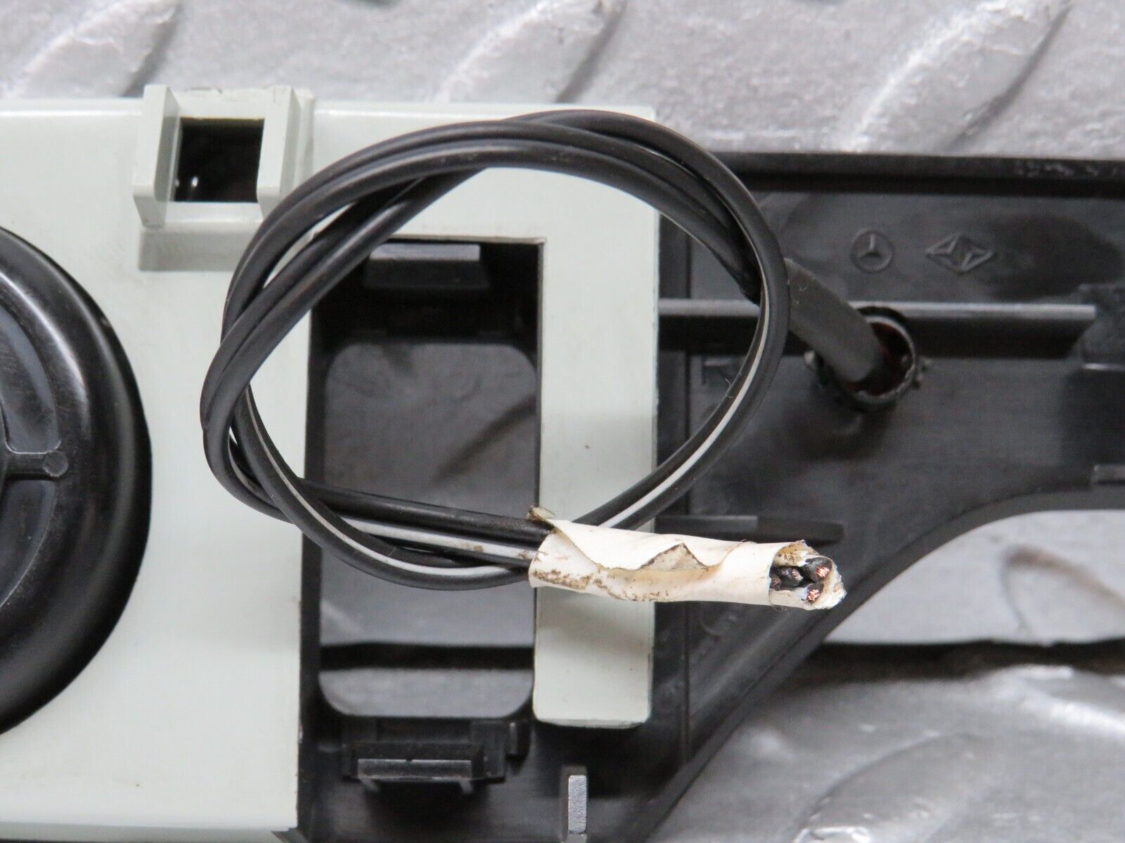 37924 Mercedes-Benz A124 320E Cabriolet Headlight Switch Cover Trim Surround