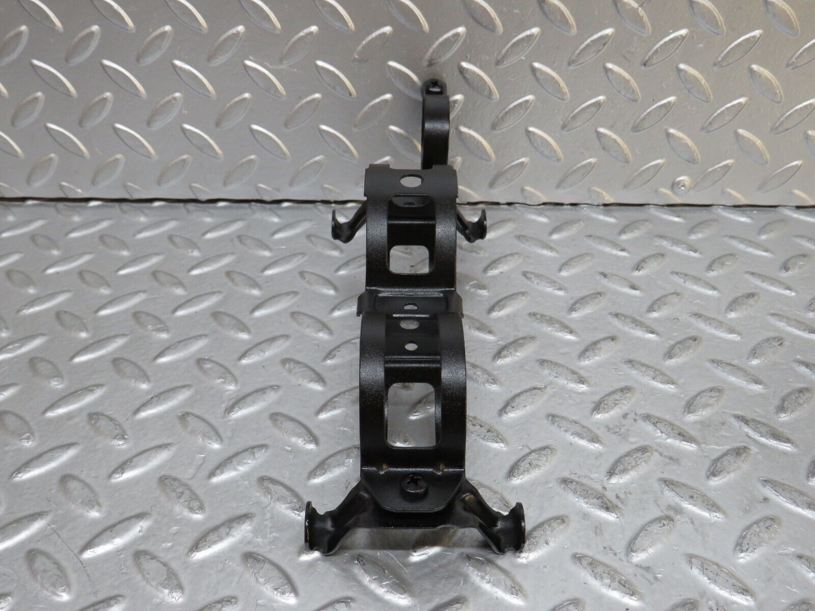 29429 Mercedes-Benz W124 230E Fuel Pump Fuel Filter Bracket