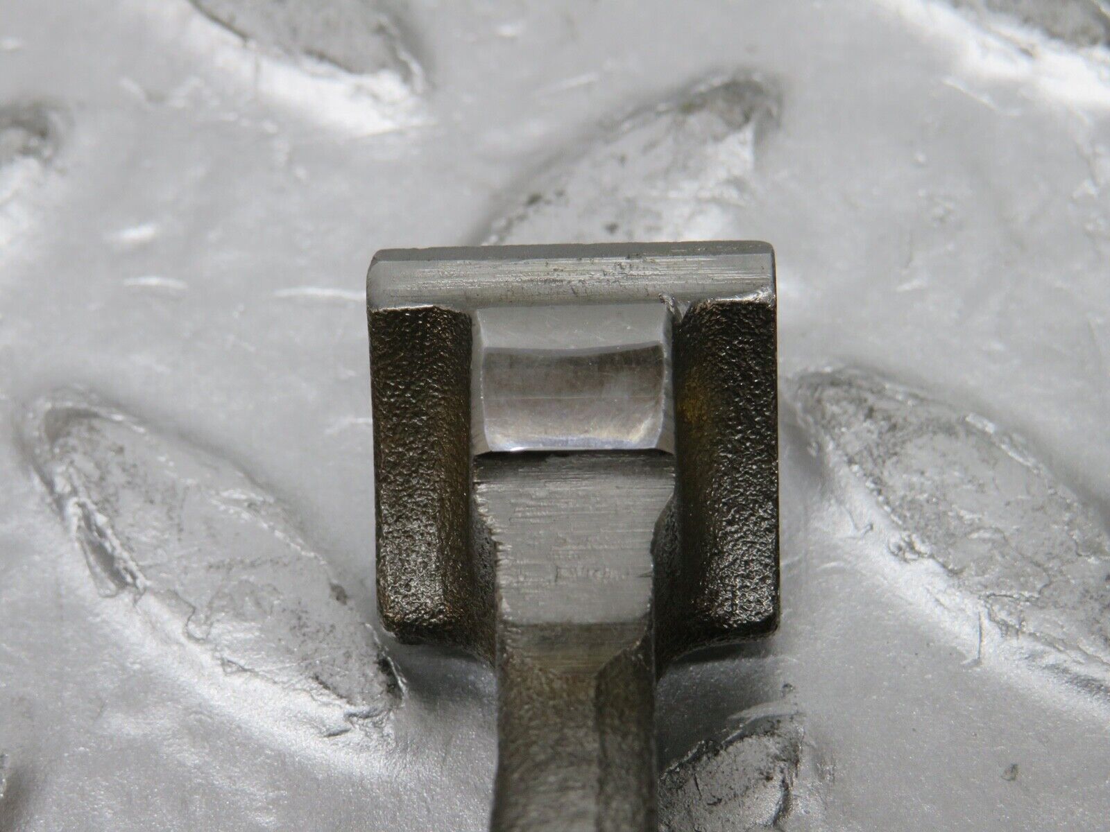 0362 Mercedes-Benz W123 220D Camshaft Rocker Arm With Shaft