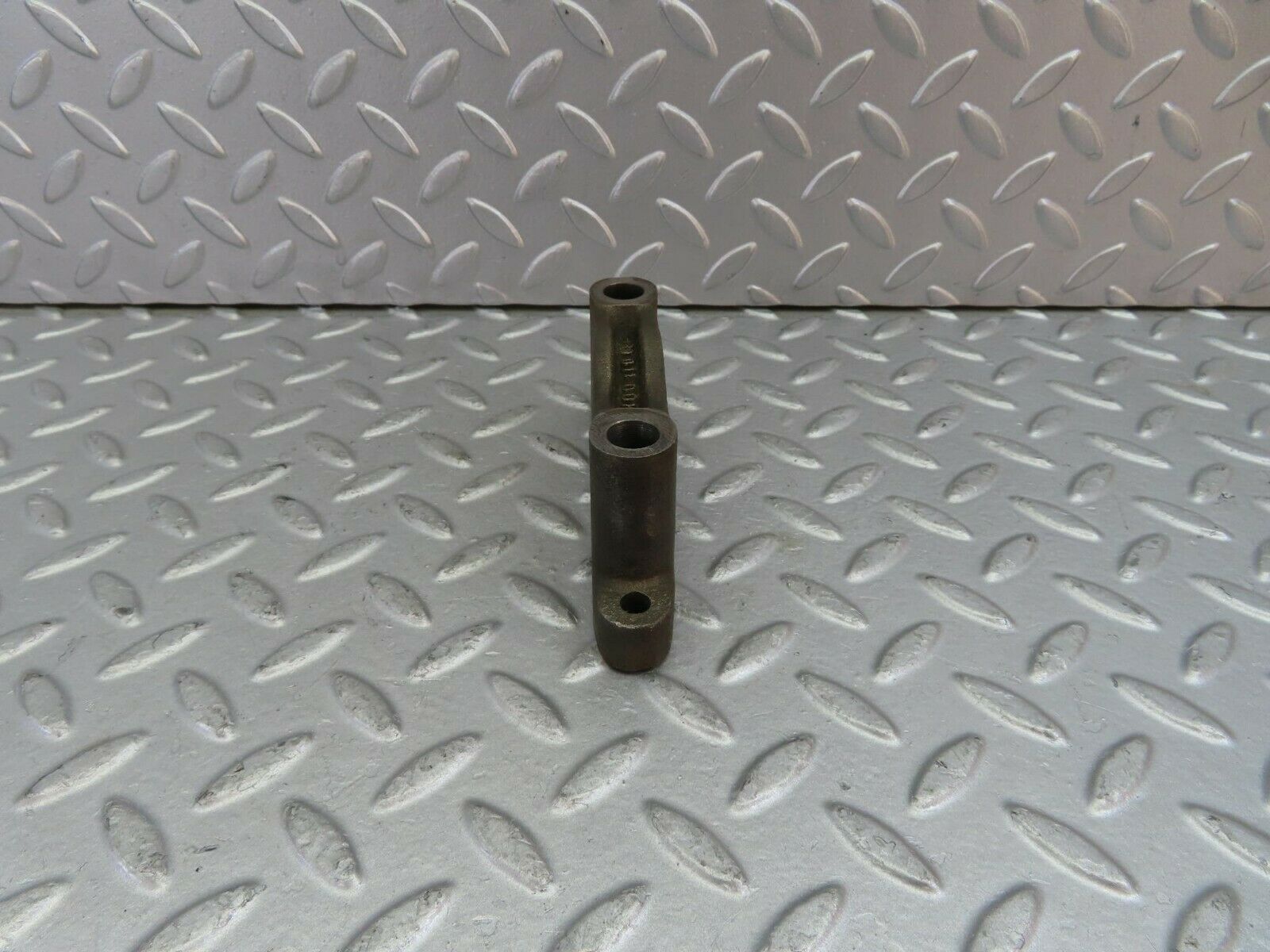 10217 Mercedes-Benz W111 220SE Crankshaft Bearing Holder Block 1800110011