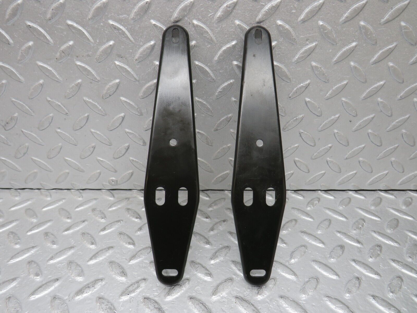 37805 Mercedes-Benz A124 320E Cabriolet Rear Power Window Regulator Support