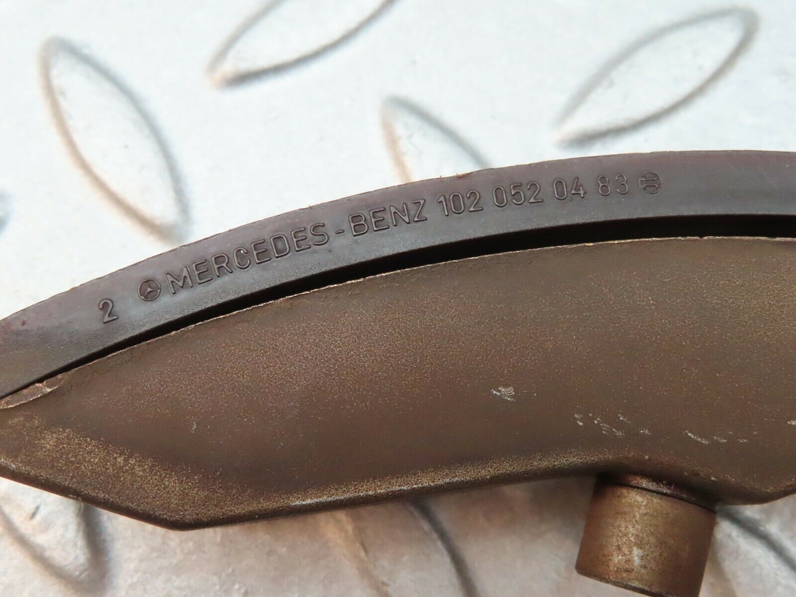 3894 Mercedes-Benz S123 200T Wagon Timing Chain Guide Rail 1020520483