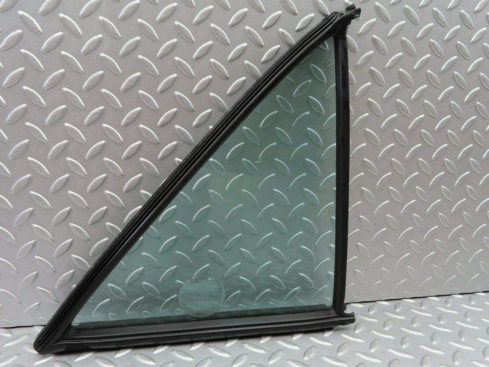 6311 Mercedes-Benz W126 380SE Rear Right Quarter Window Glass