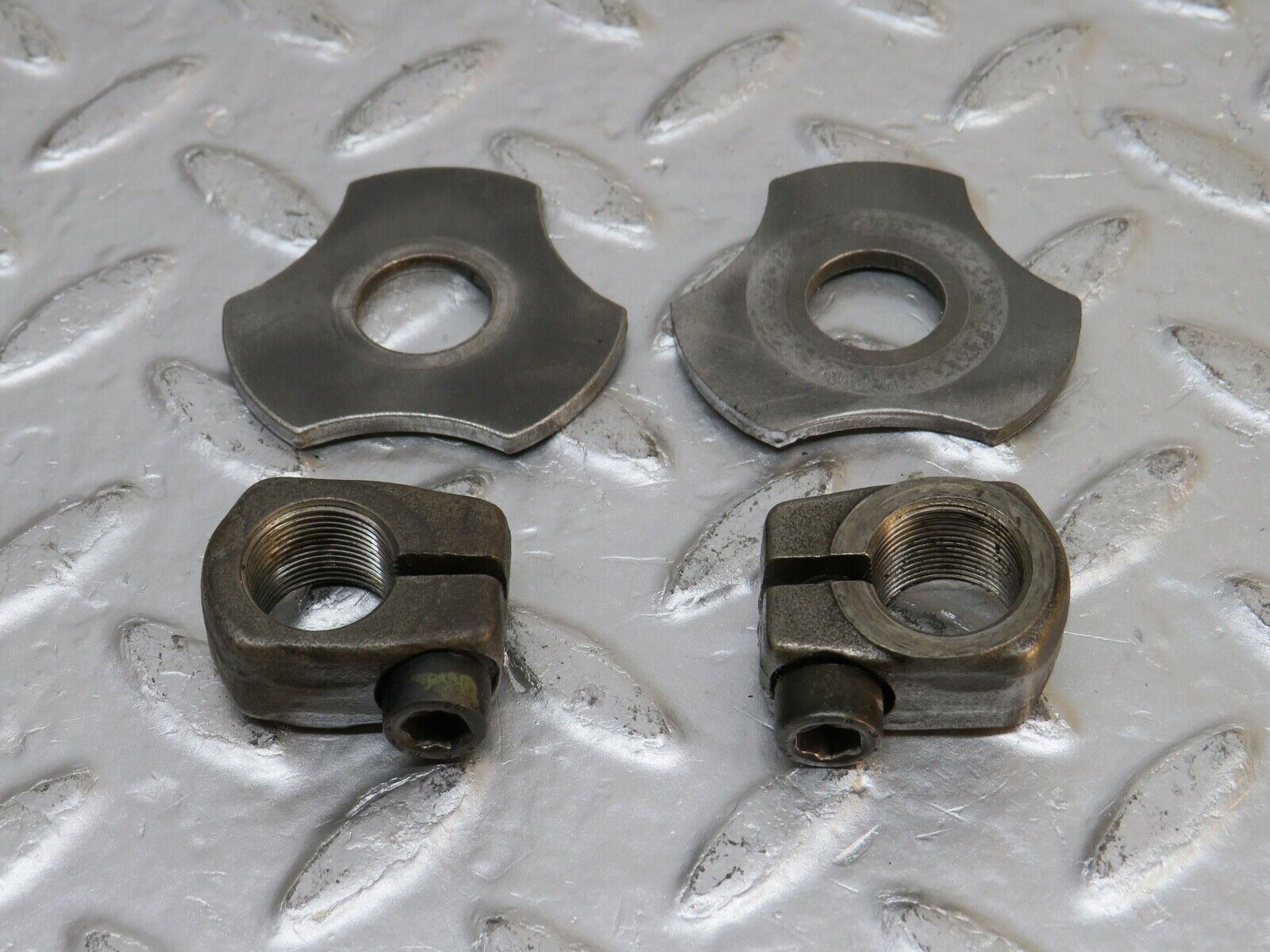 0407 Mercedes-Benz W108 280SE Wheel Hub Locking Cap