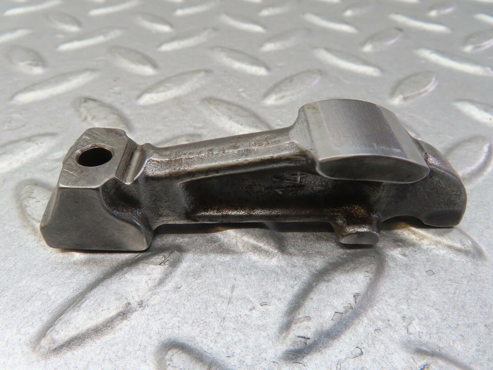 13380 Mercedes-Benz W111 230S Valve Rocker Arm With Retaining Spring