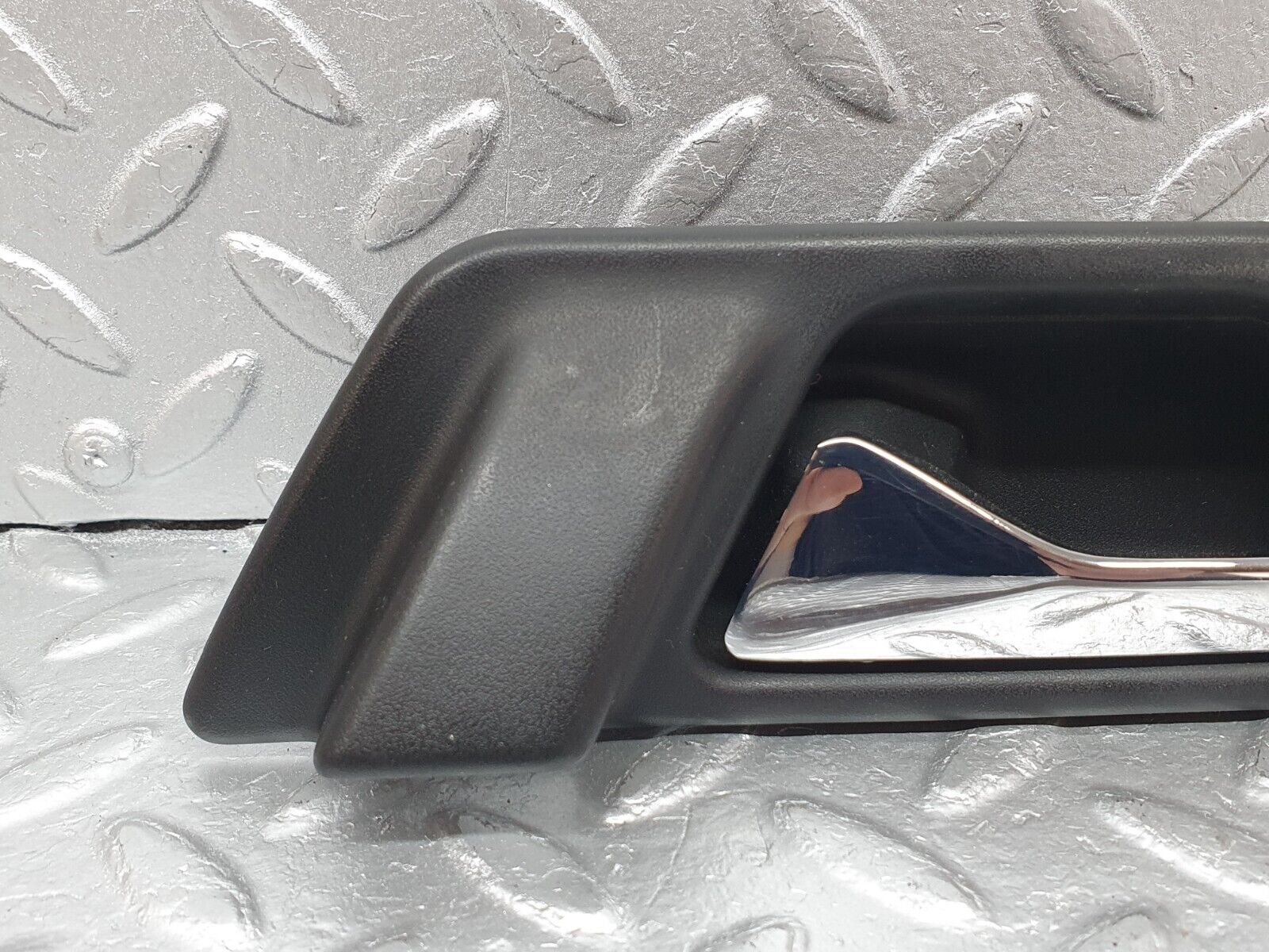 41516 Mercedes-Benz W124 200E Interior Door Handle Left Side 1247600161