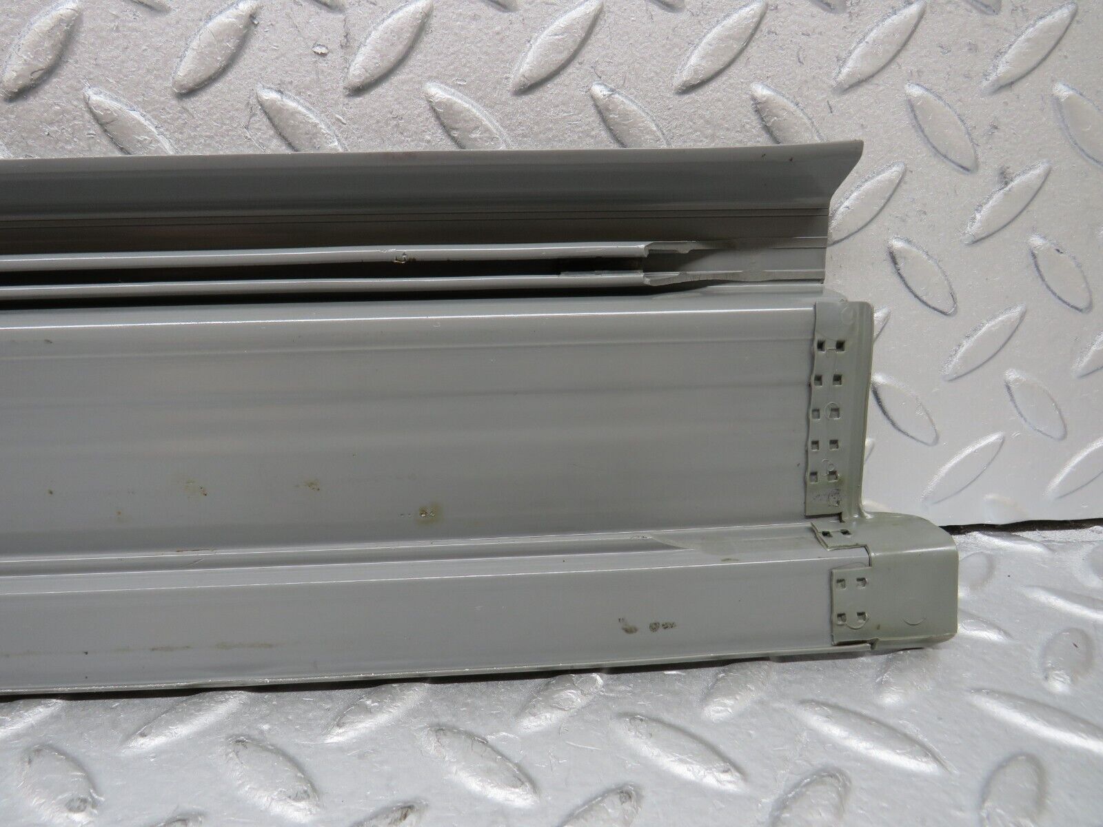 35992 Mercedes-Benz W126 420SE Rear Left Door Sill Trim Grey