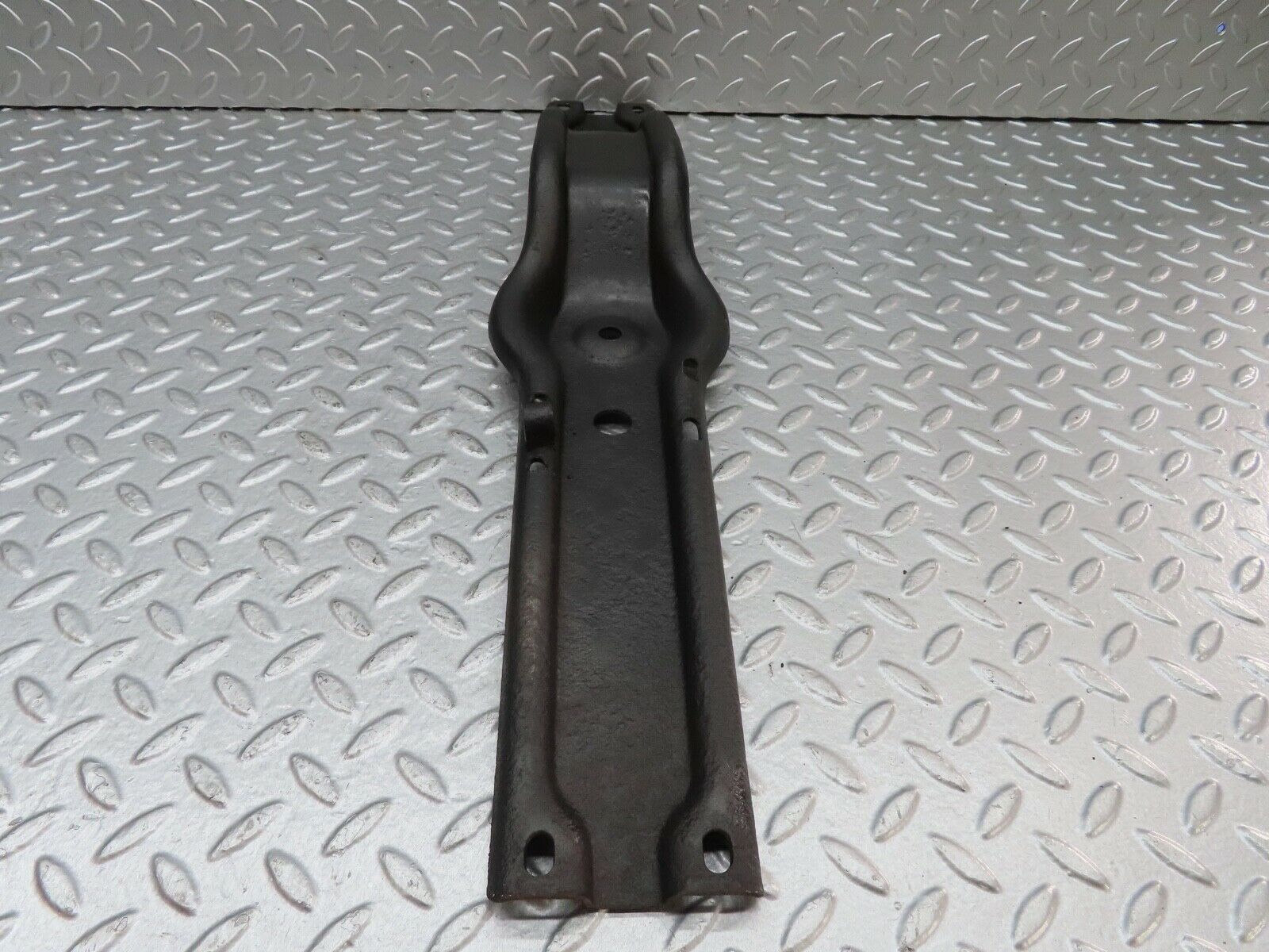 18219 Mercedes-Benz W111 220SE Coupe Gearbox Mount Bracket