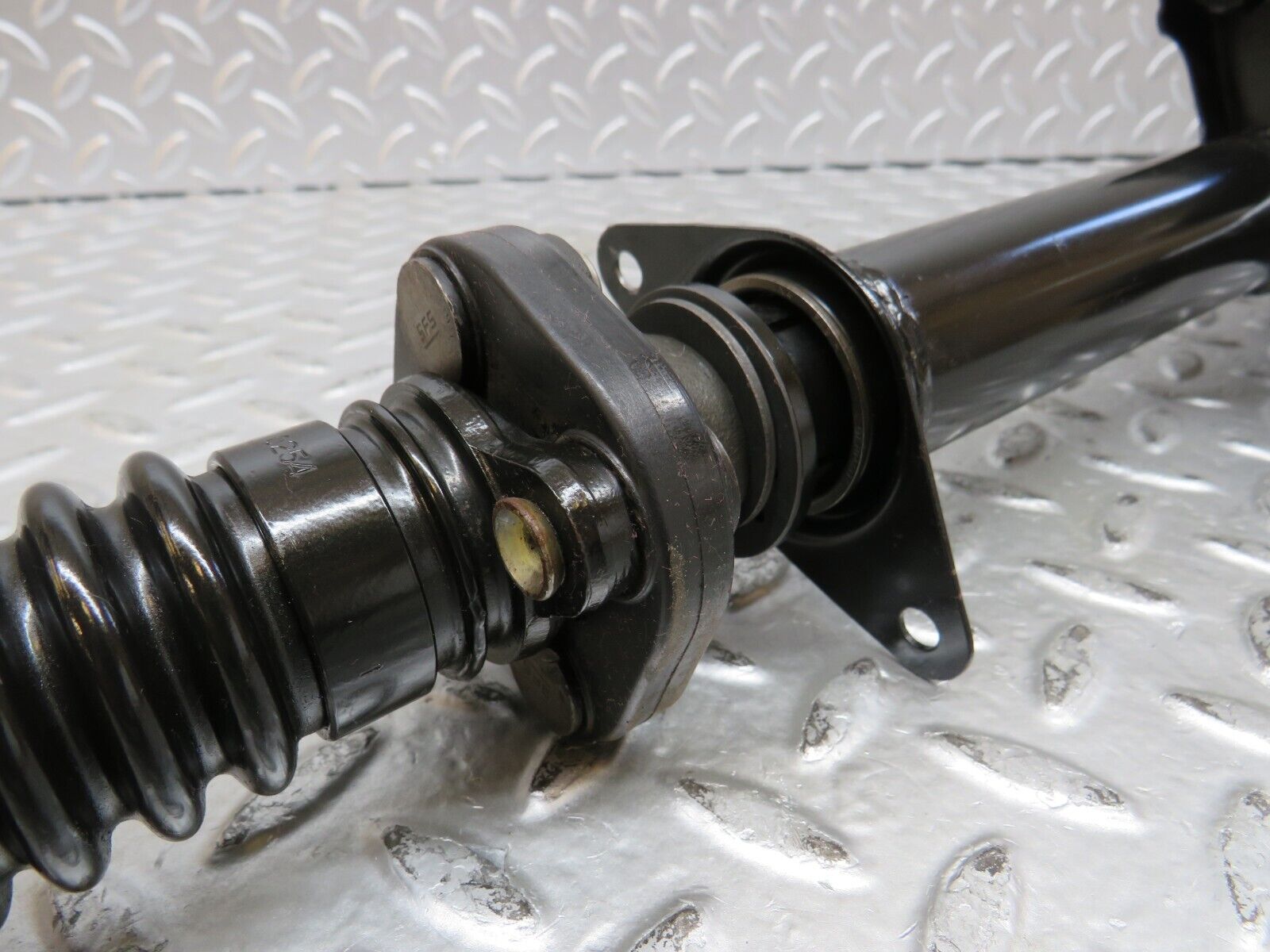 27781 Mercedes-Benz S124 300TE Wagon Steering Column