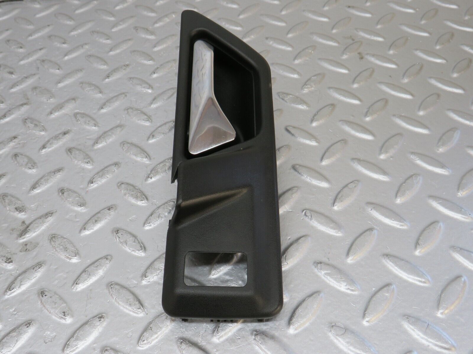 33908 Mercedes-Benz W124 260E Interior Door Handle Rear Right 1247600261