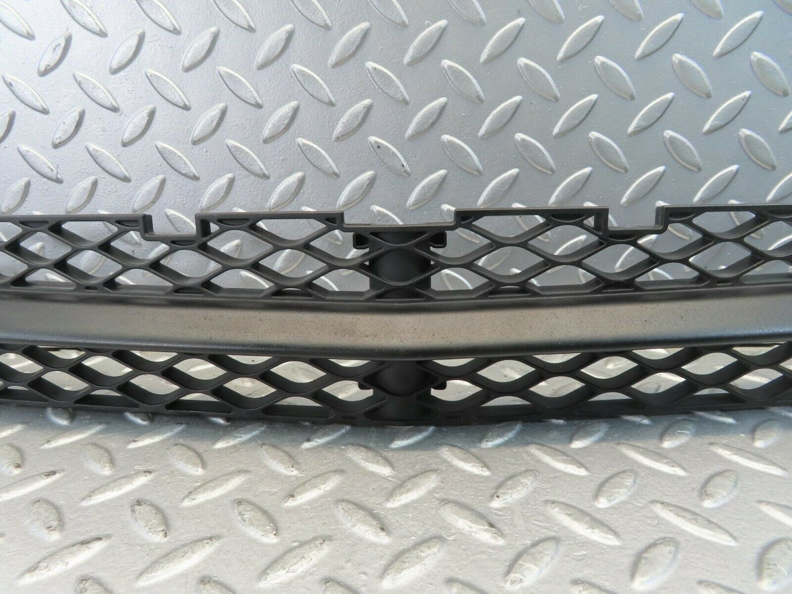 11144 Mercedes-Benz W221 S320 Front Bumper Lower Grill 2218850523