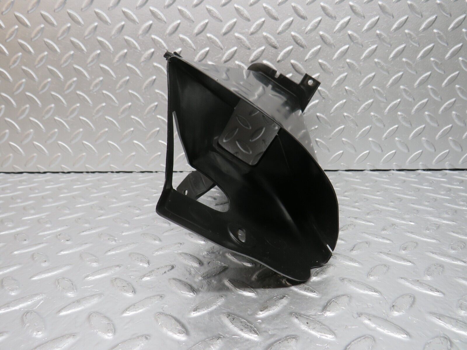 33244 Mercedes-Benz W202 C180 Front Right Brake Cooler Duct 2028890236