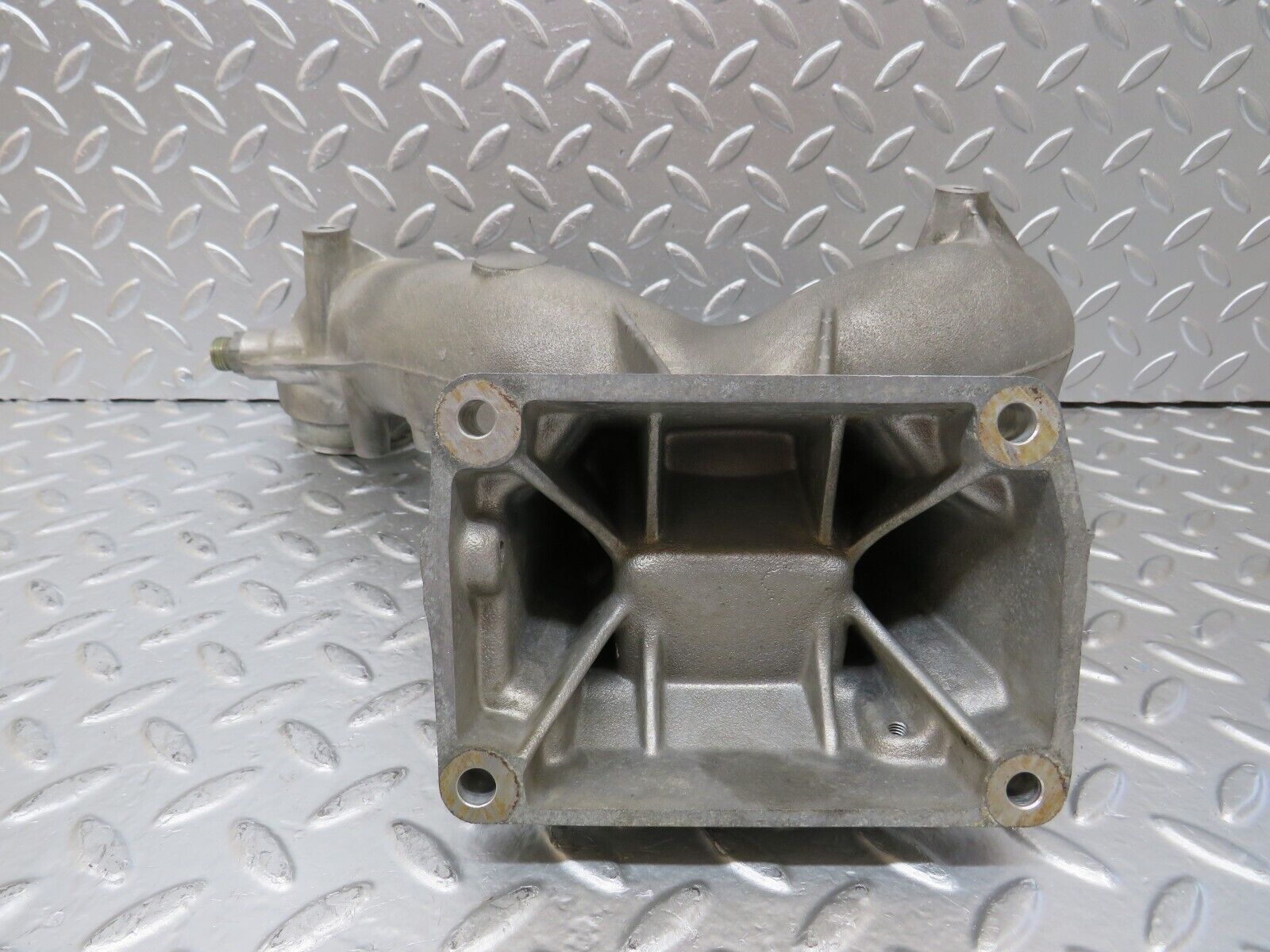 25799 Mercedes-Benz W124 280E Air Intake Manifold 1041414101