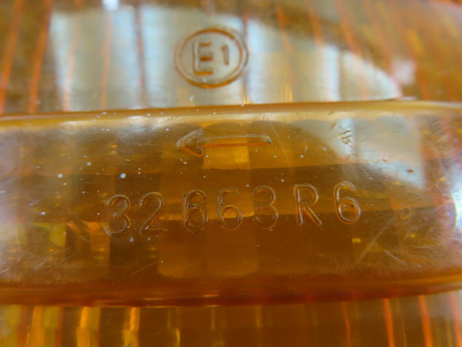 8060 Mercedes-Benz W116 Indicator Light Front Right 1305233002