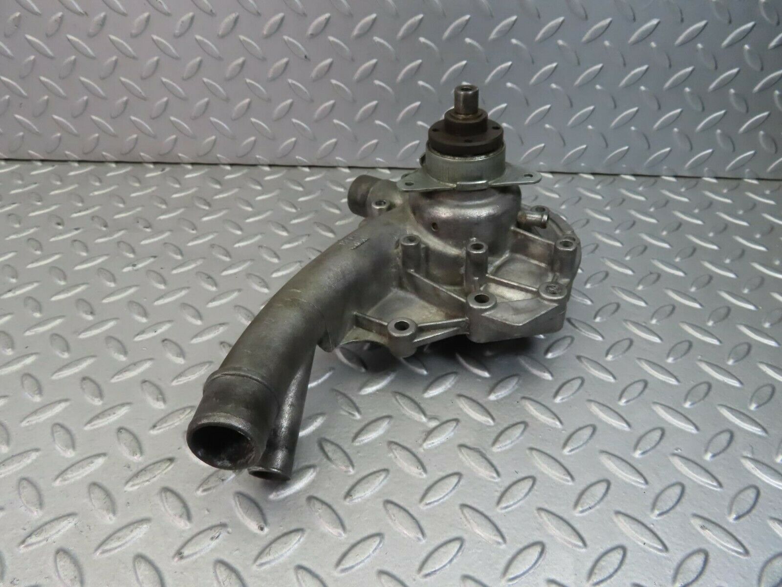 8771 Mercedes-Benz W124 Water Pump