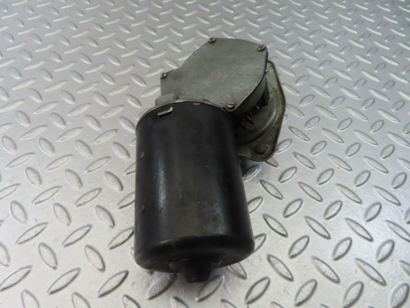 8907 Mercedes-Benz W108 Wiper Motor Bosch 0390446050