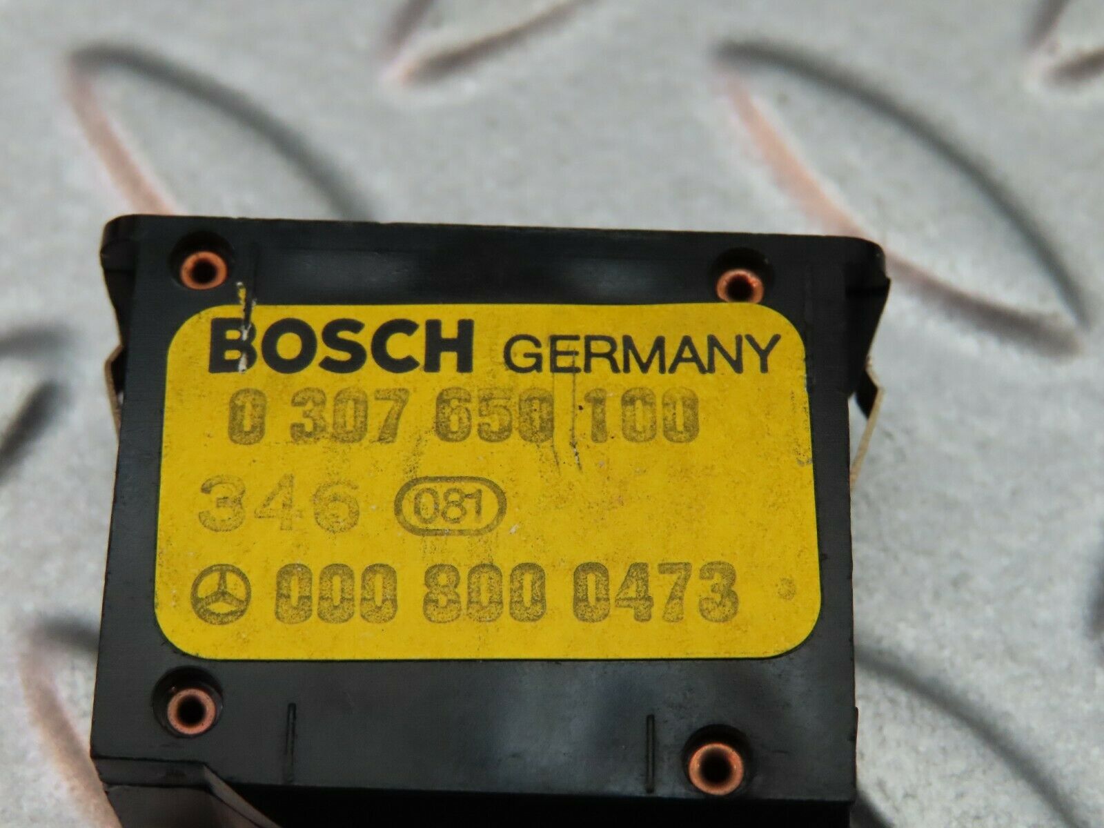 5799 Mercedes-Benz W123 200 Headlight Level Switch 0008000473