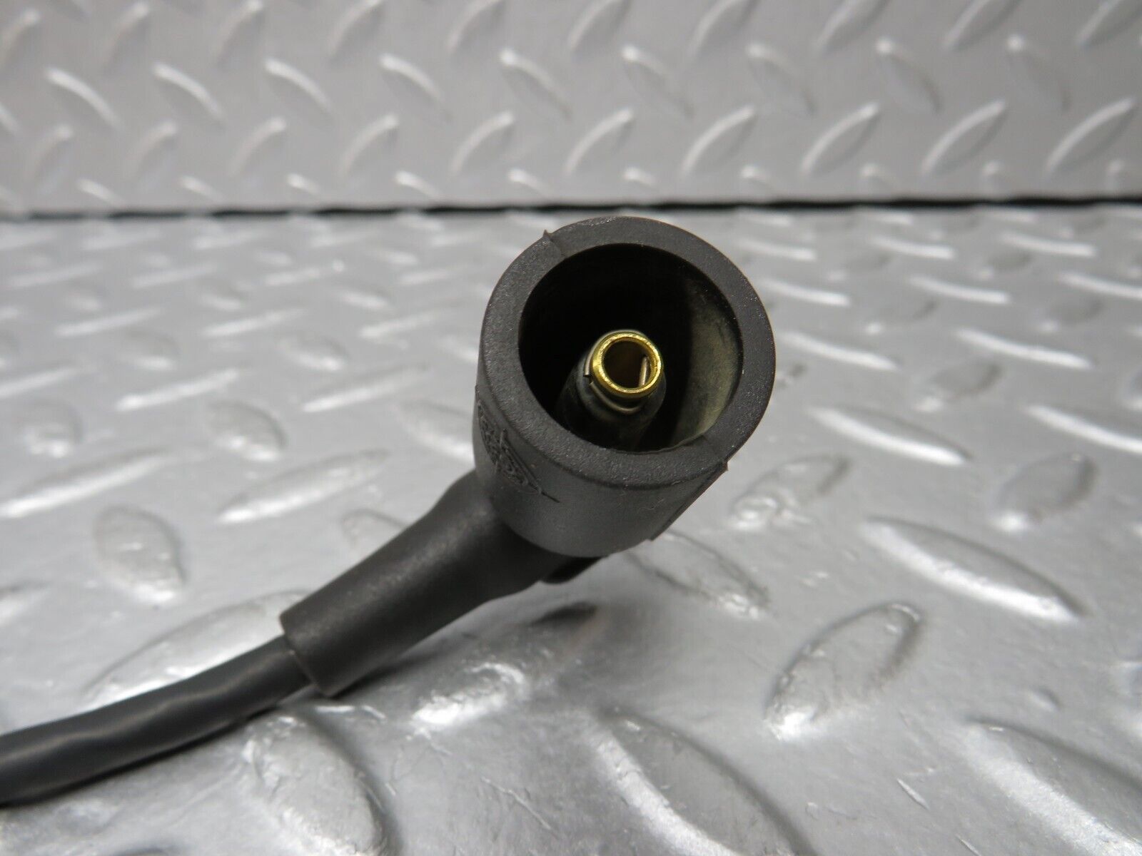 38098 Mercedes-Benz A124 320E Ignition Coil Lead 0001567210 0356250035 0001593442