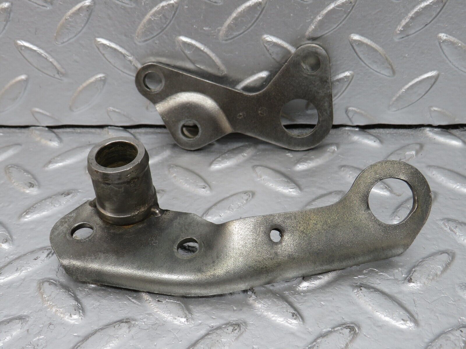 34188 Mercedes-Benz W124 260E Engine Lifting Eyes Hooks