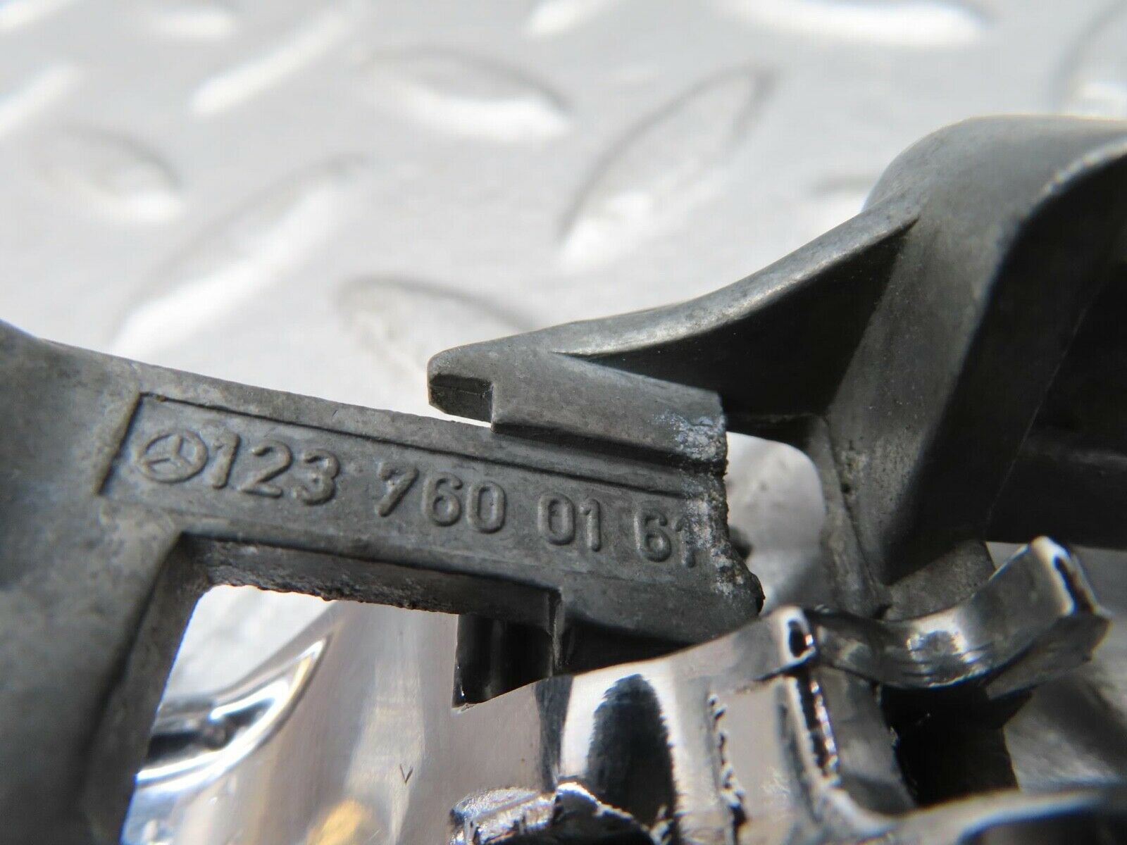 13493 Mercedes-Benz W123 200 Left Interior Door Handle 1237600161