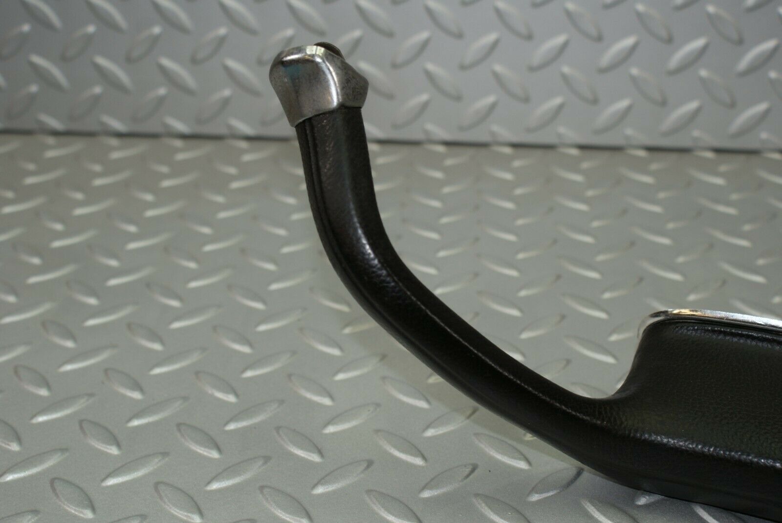 3110 Mercedes-Benz W115 220D Interior Door Handle Right Black