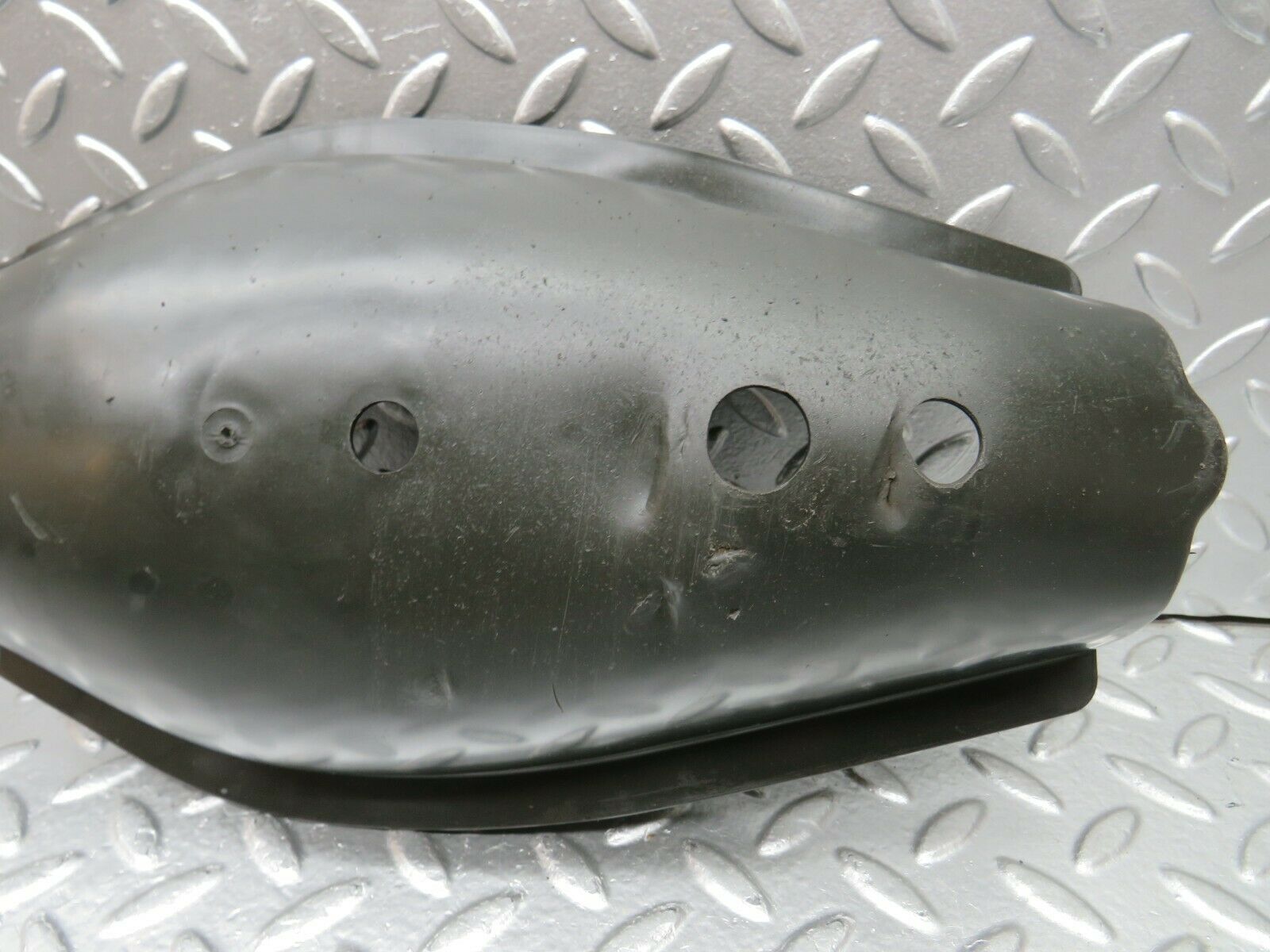 22427 Mercedes-Benz C124 E220 Coupe Rear Control Arm Cover 1293520188