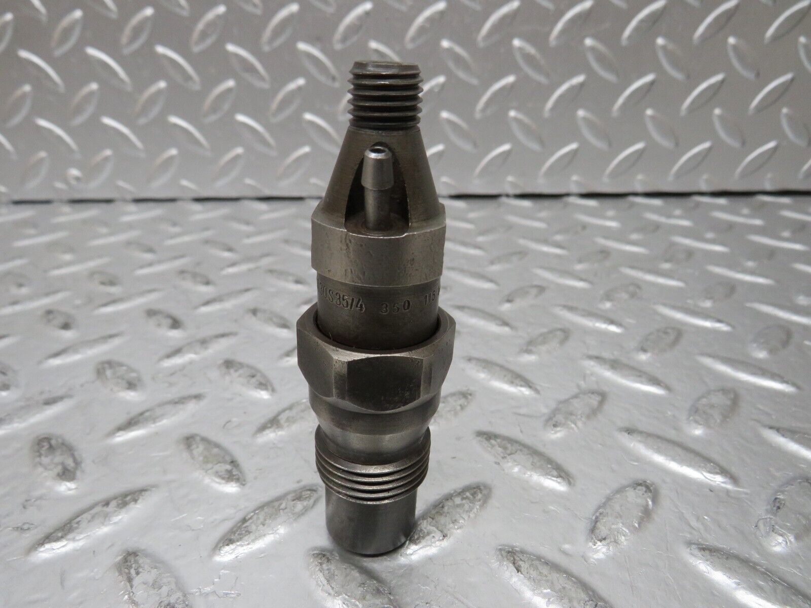 27001 Mercedes-Benz W123 240D Fuel Injector Bosch KCA30S35/4