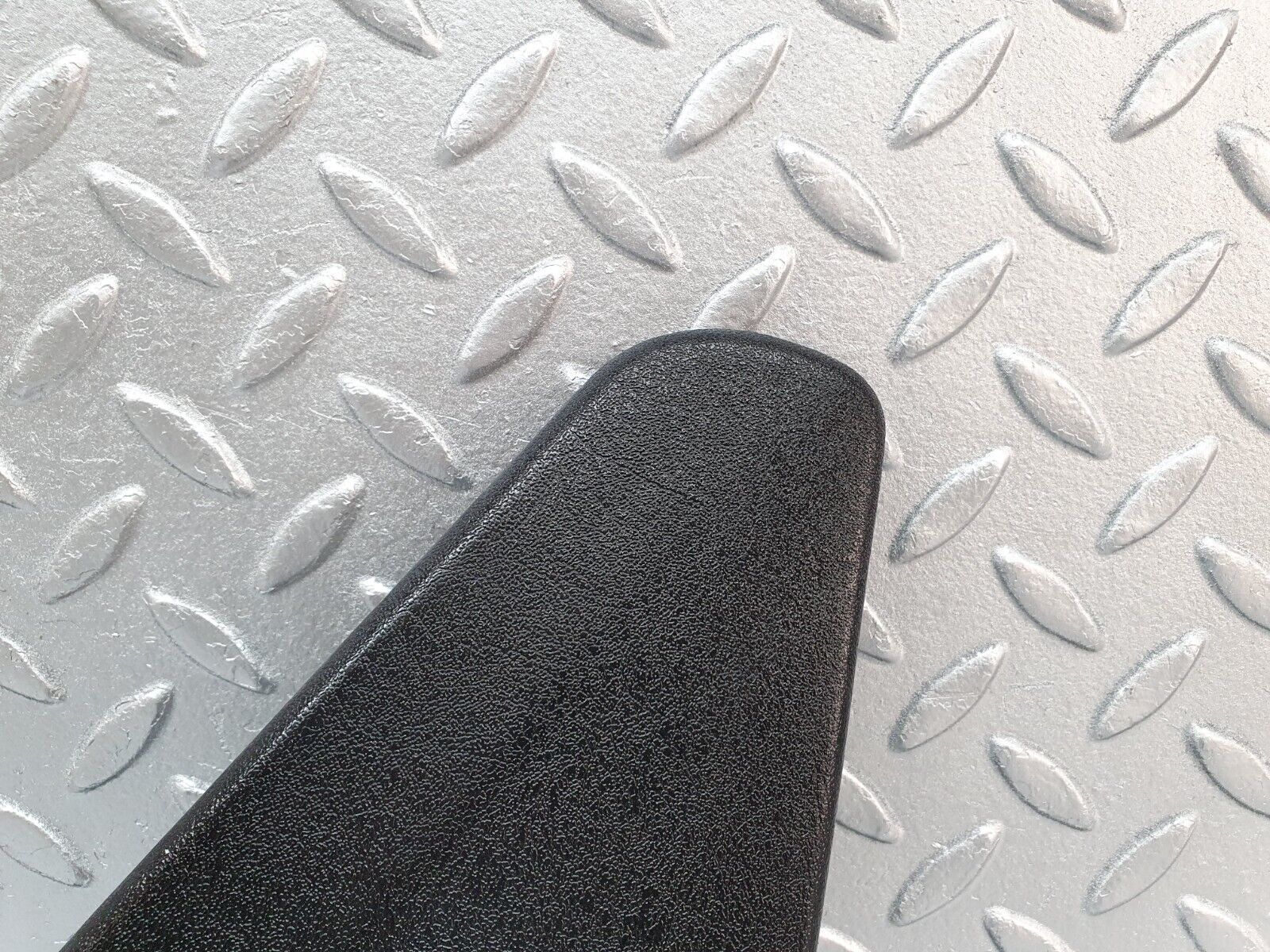 40789 Mercedes-Benz W126 Front Right Seat Cover Trim Black 1269180230