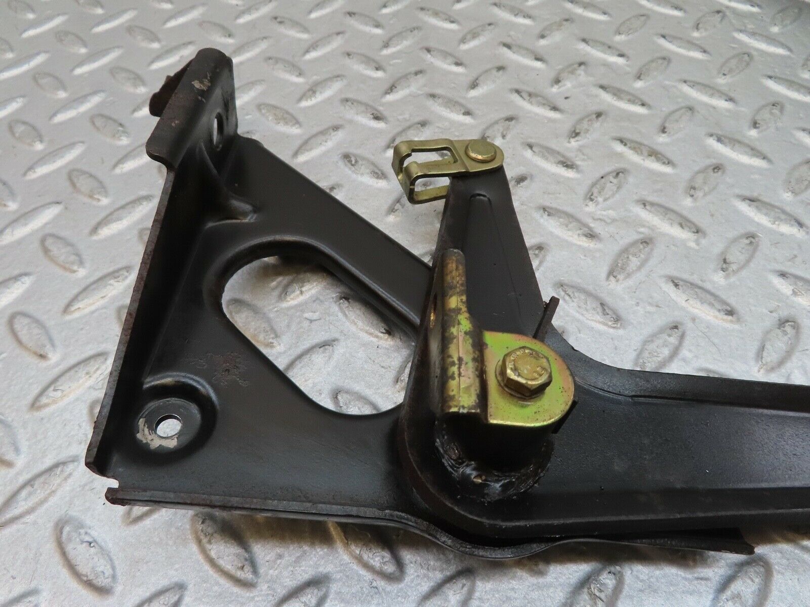 17036 Mercedes-Benz C123 280CE Coupe Handbrake Regulator