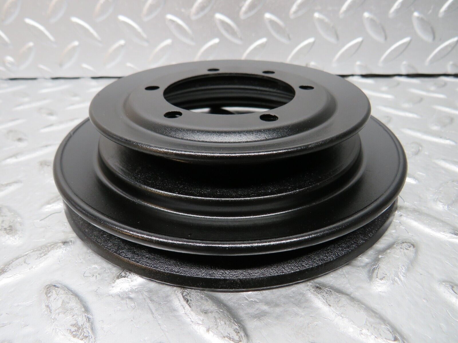 29880 Mercedes-Benz W123 230E Crankshaft Pulley 1020320404