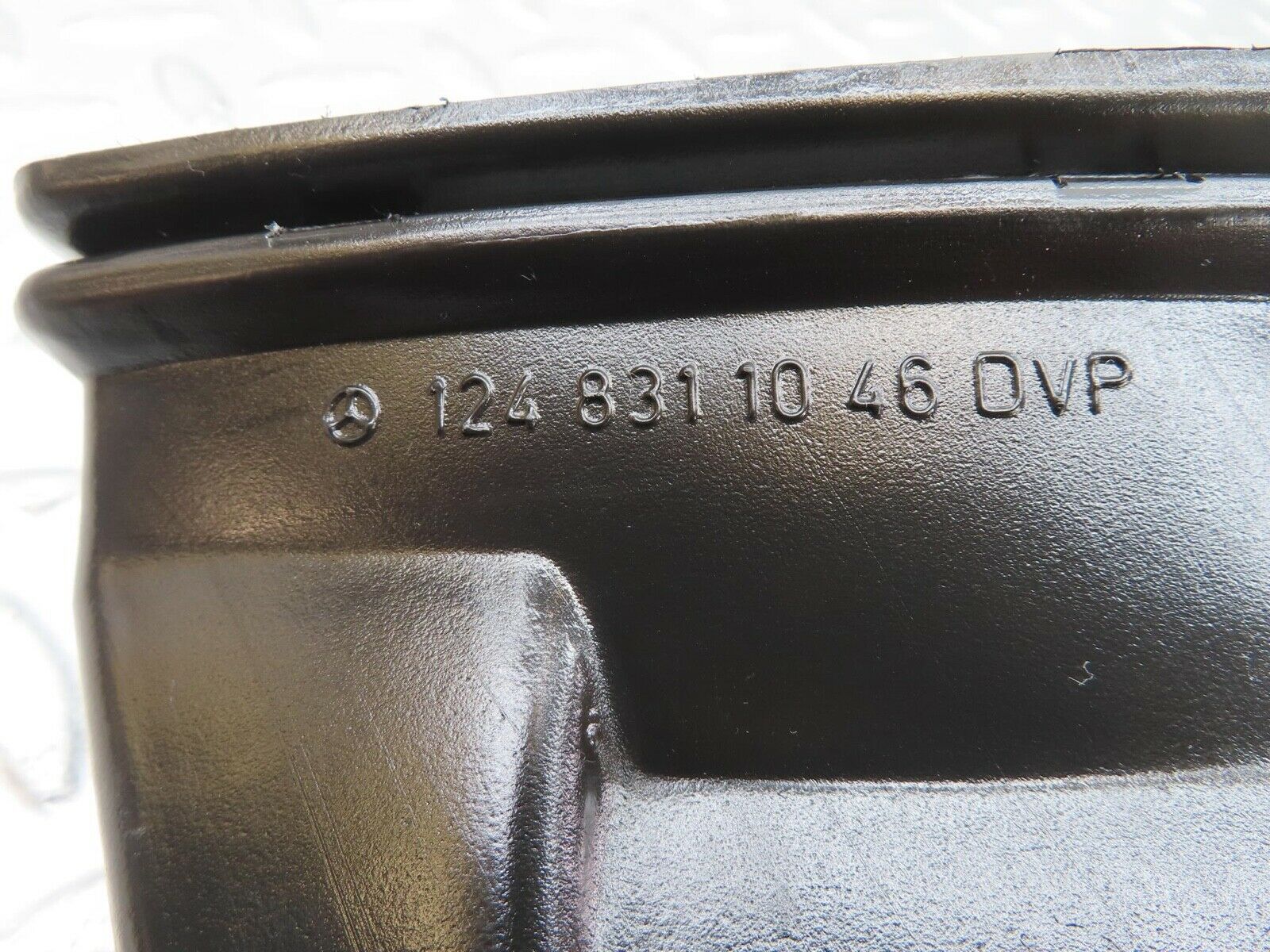 16191 Mercedes-Benz W124 260E Heater Pipe Air Pipe Right Side 1248311046