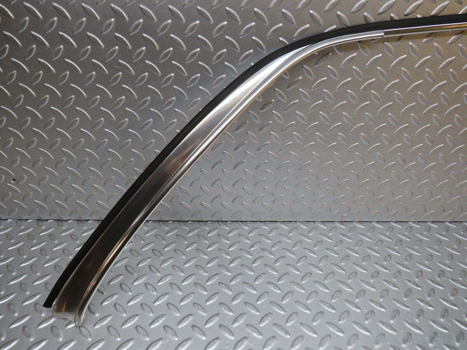 32219 Mercedes-Benz W123 230E Roof Chrome Right Moulding Trim