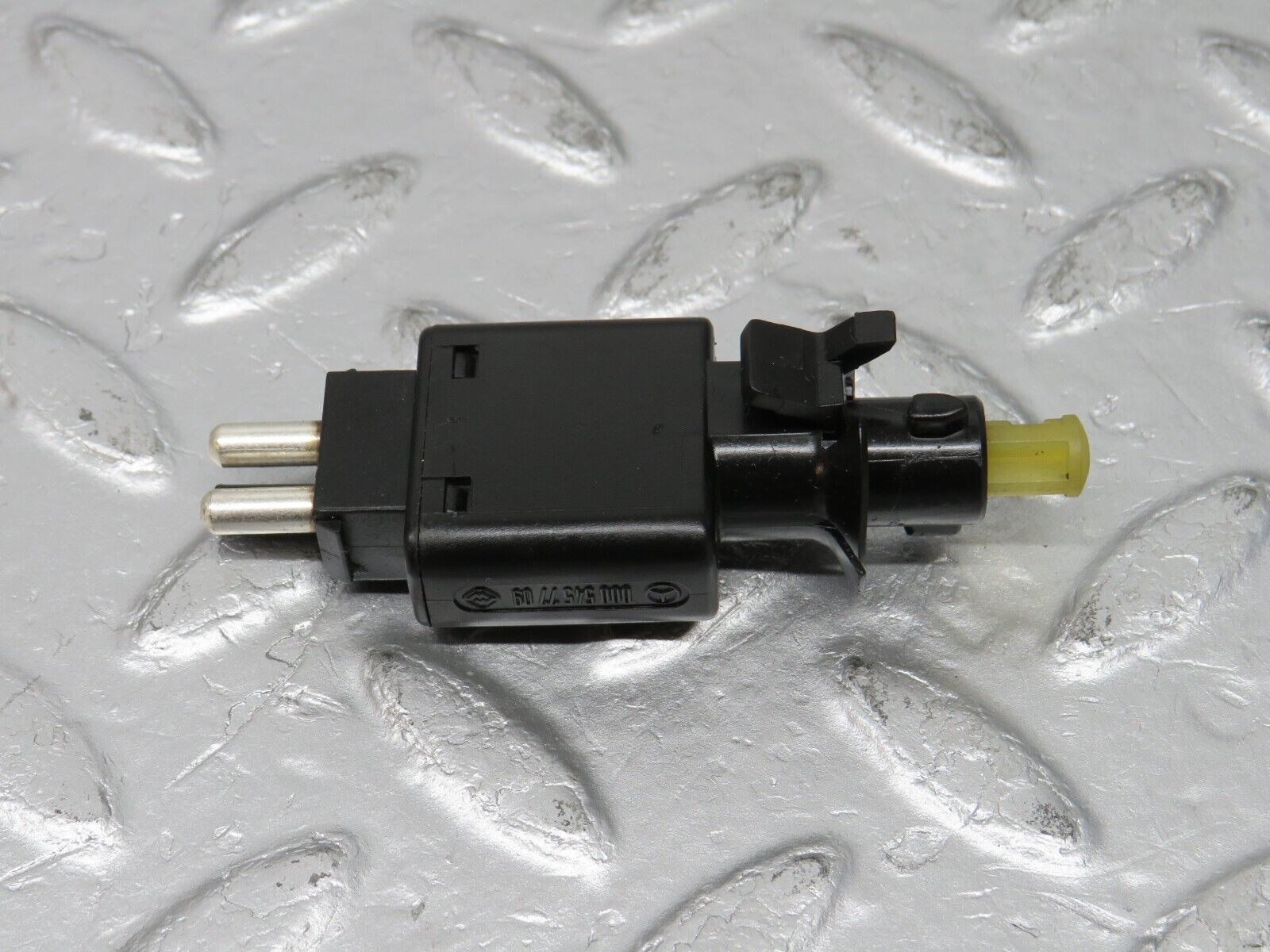 38846 Mercedes-Benz W201 190E 2.6L Brake Light Switch 0005457709