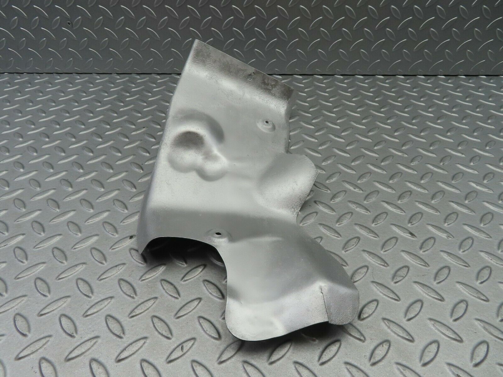 5925 Mercedes-Benz W123 200 Exhaust Heat Shield