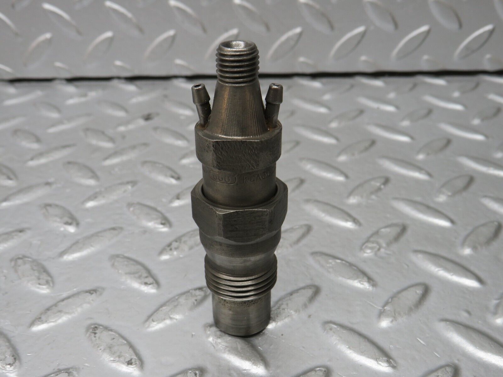 32904 Mercedes-Benz W123 300D Fuel Injector Bosch KCA30S35/4