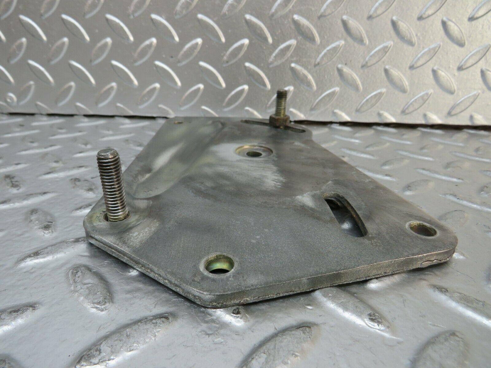 23861 Mercedes-Benz C107 450SLC Coupe Power Steering Pump Bracket