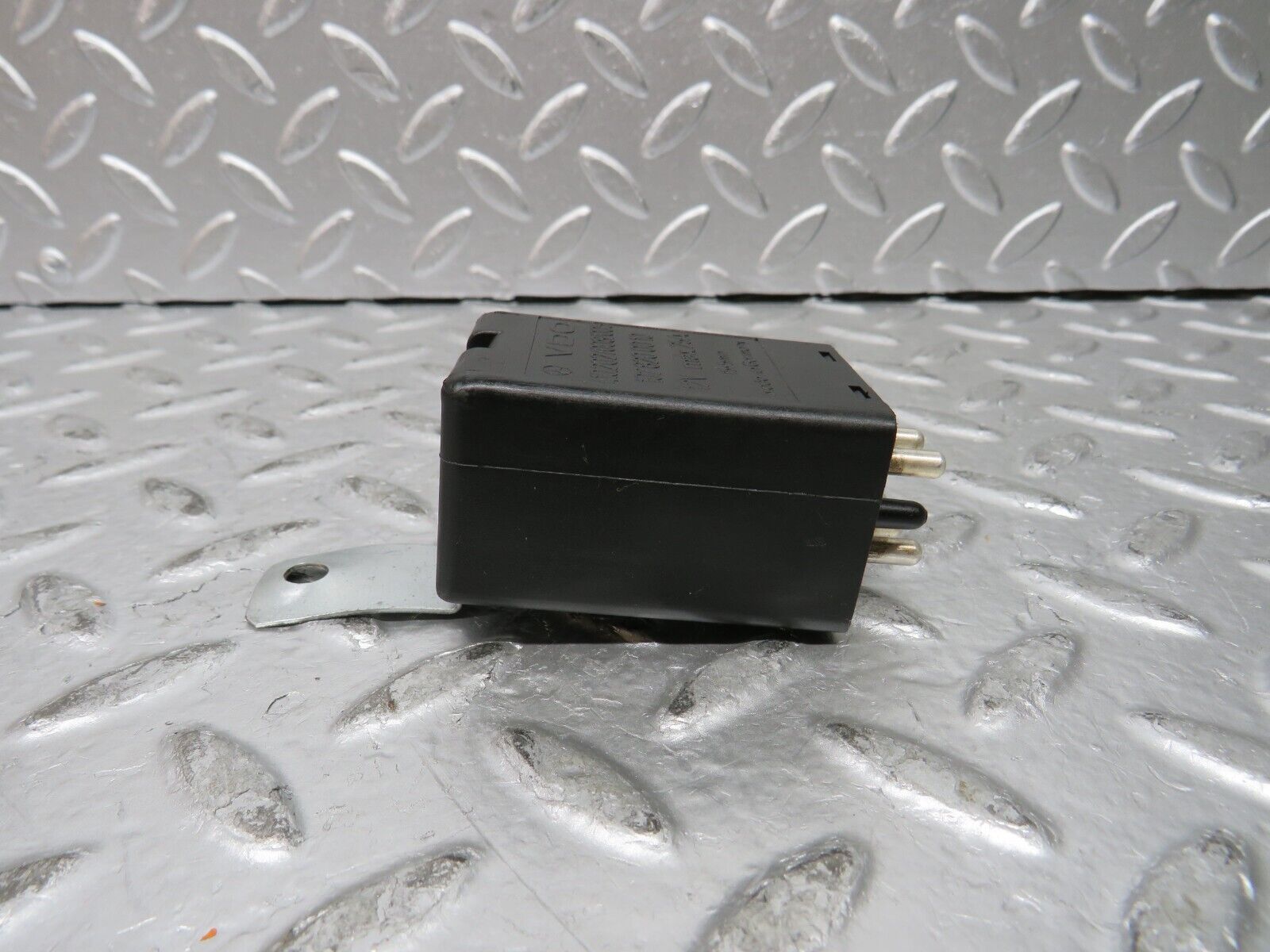 27193 Mercedes-Benz W123 280E Rear Heated Window Relay 1078200010